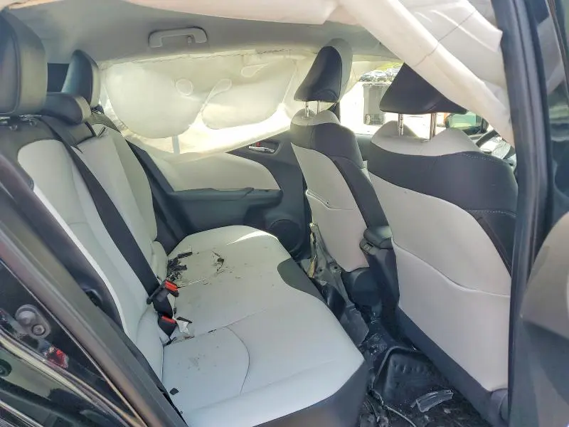 2020 TOYOTA PRIUS XLE AWD-E  