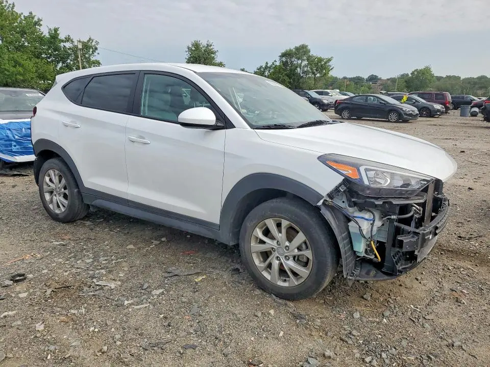 2021 HYUNDAI TUCSON SE  