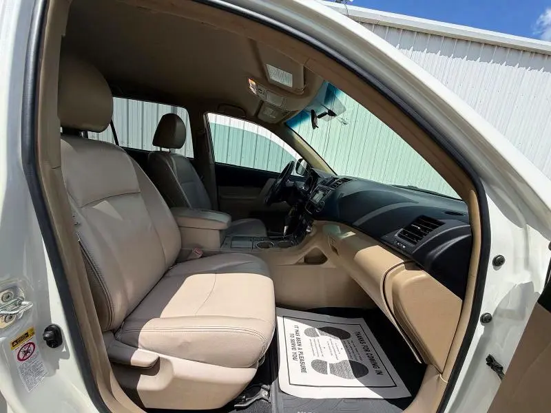 2013 TOYOTA HIGHLANDER PLUS  