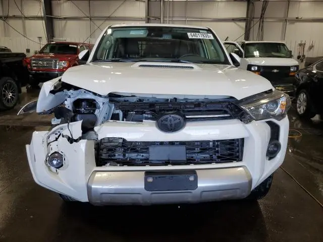 2023 TOYOTA 4RUNNER SE  