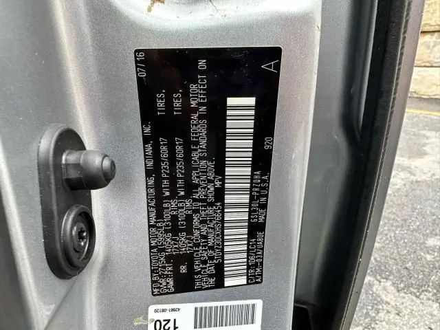 2017 TOYOTA SIENNA XLE  