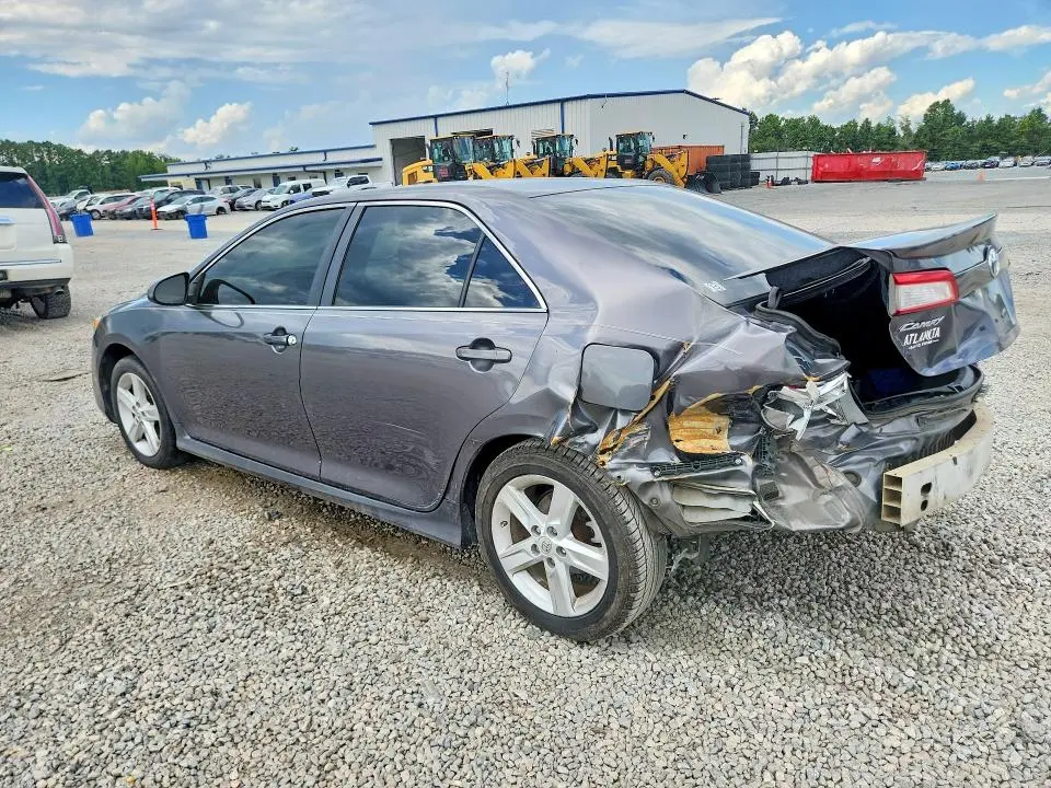 2014 TOYOTA CAMRY SE  