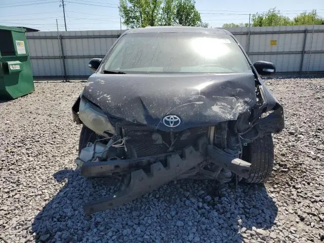 2013 TOYOTA SIENNA XLE  