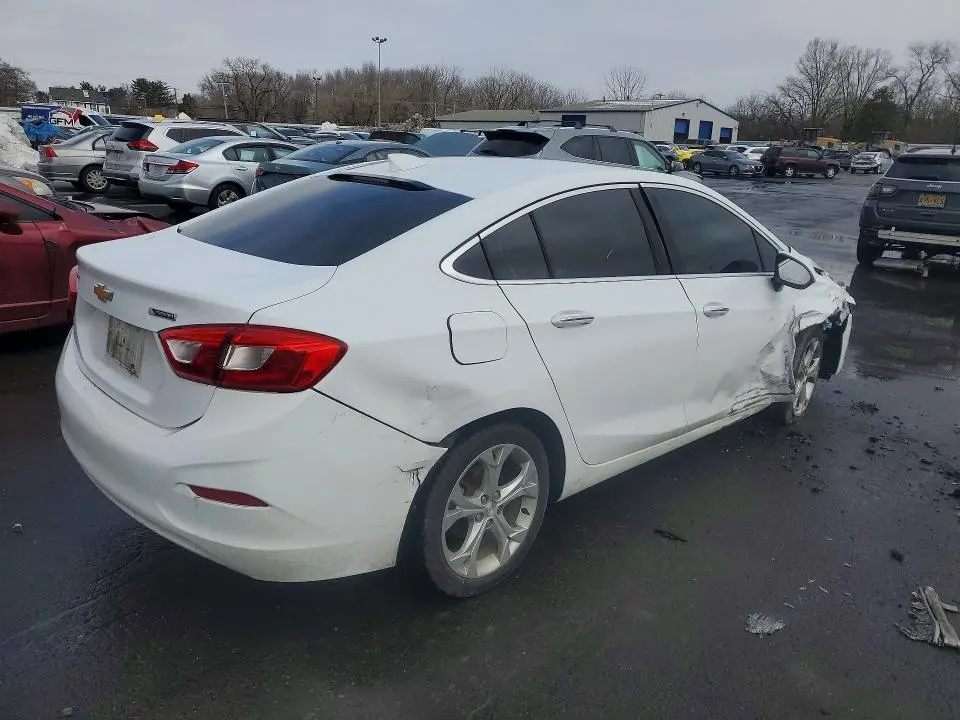 2018 CHEVROLET CRUZE PREMIER  