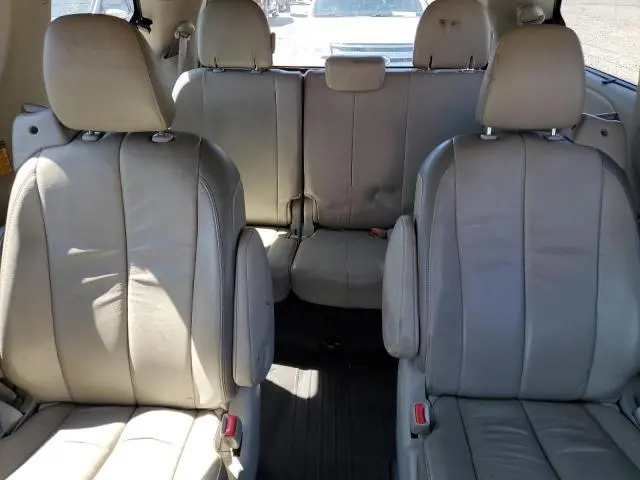 2014 TOYOTA SIENNA XLE  