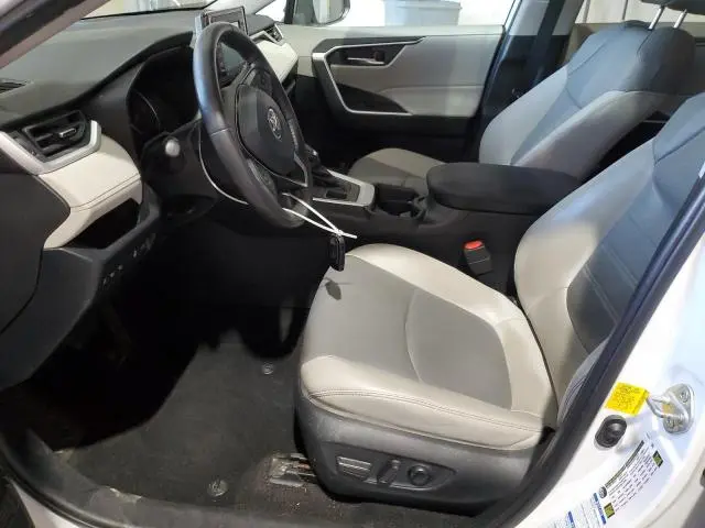 2020 TOYOTA RAV4 XLE PREMIUM  