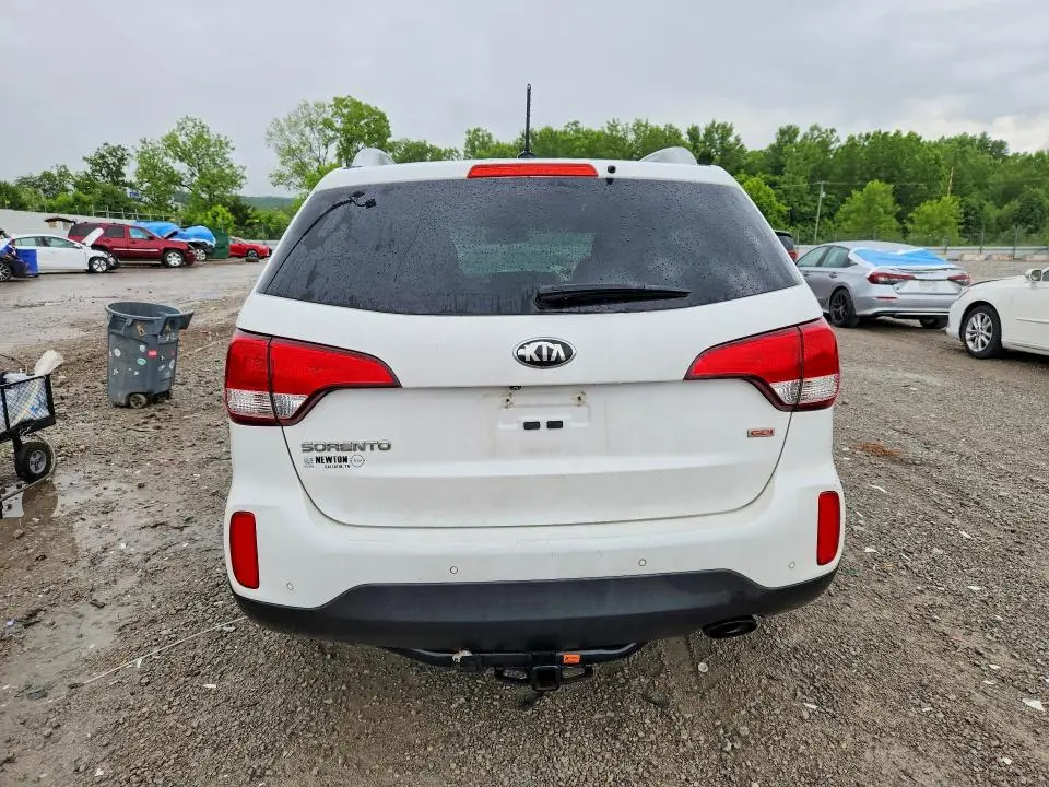 2015 KIA SORENTO LX  