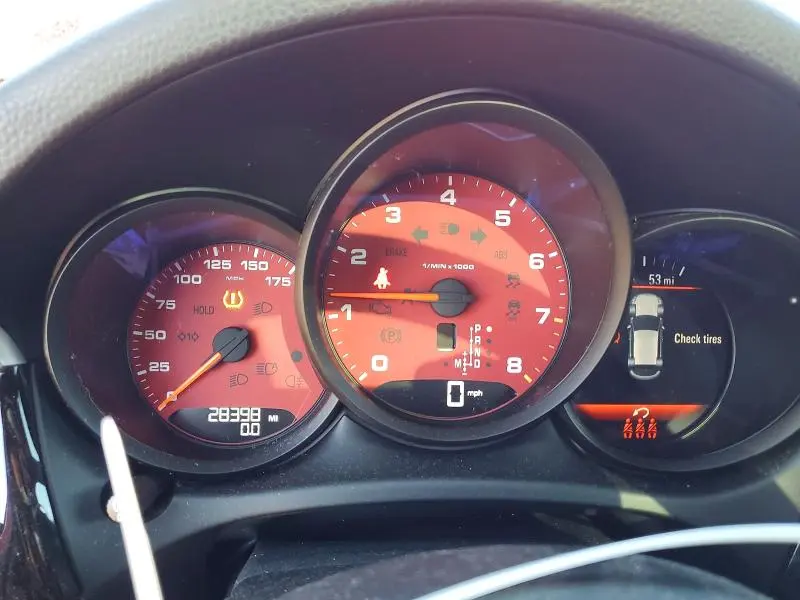 2021 PORSCHE MACAN   