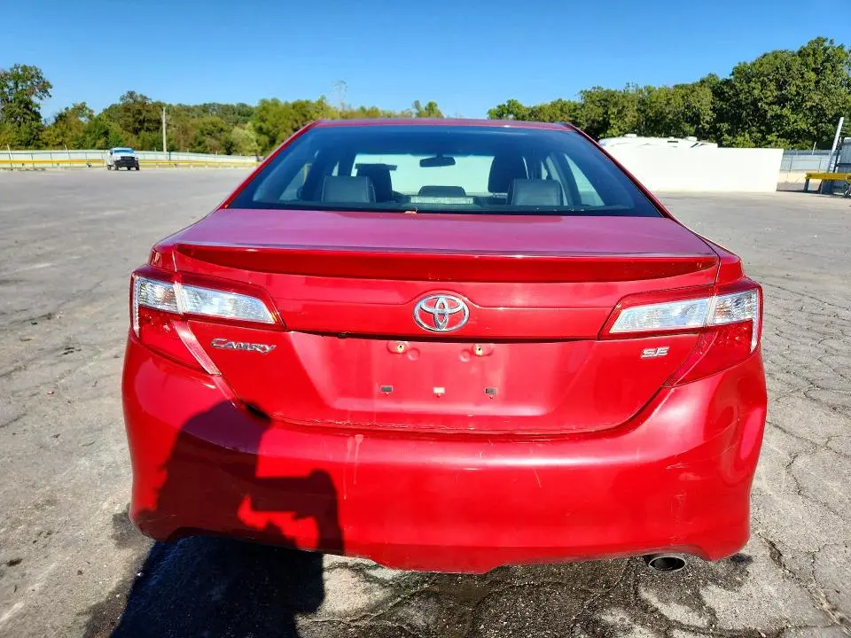 2014 TOYOTA CAMRY SE  
