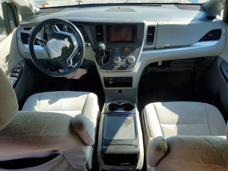 2015 TOYOTA SIENNA LE  