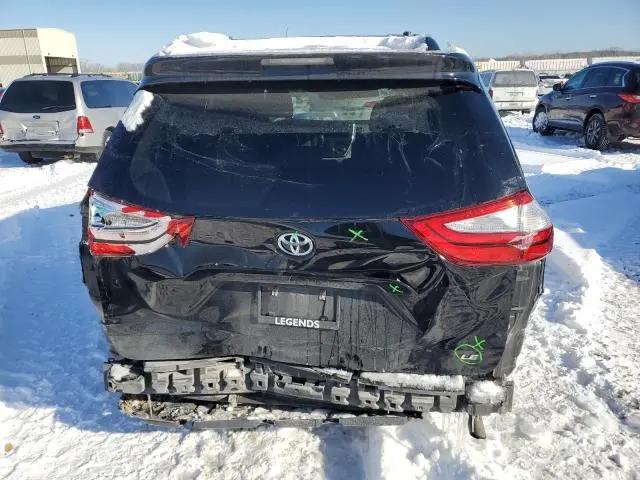 2015 TOYOTA SIENNA LE  