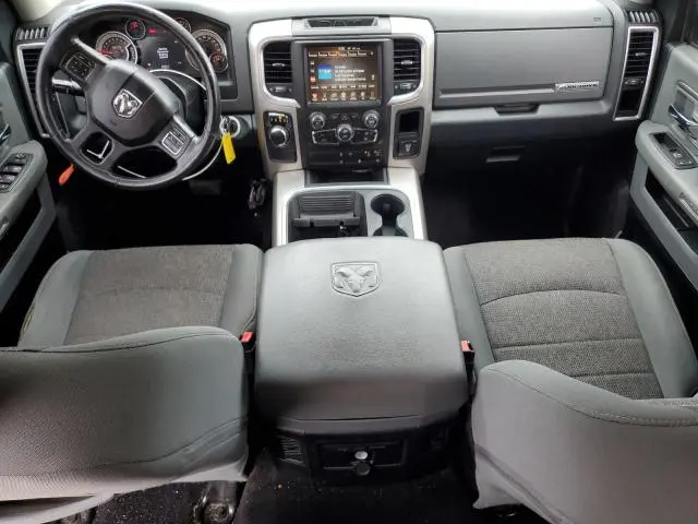 2016 RAM 1500 SLT  