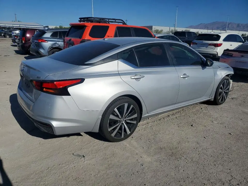 2019 NISSAN ALTIMA SR  