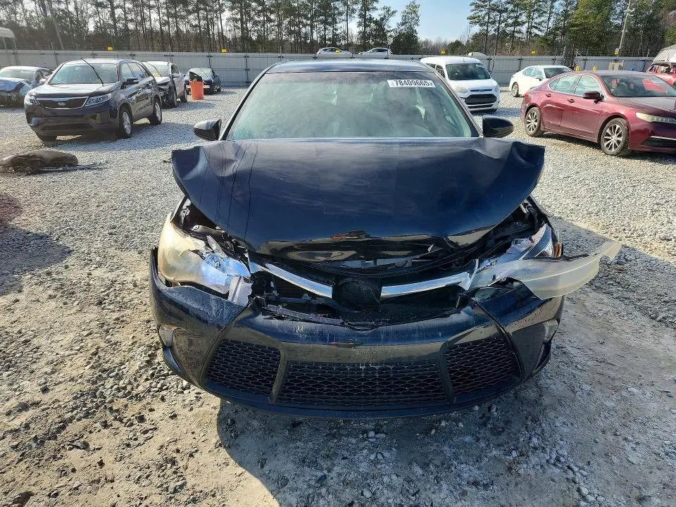 2015 TOYOTA CAMRY SE  