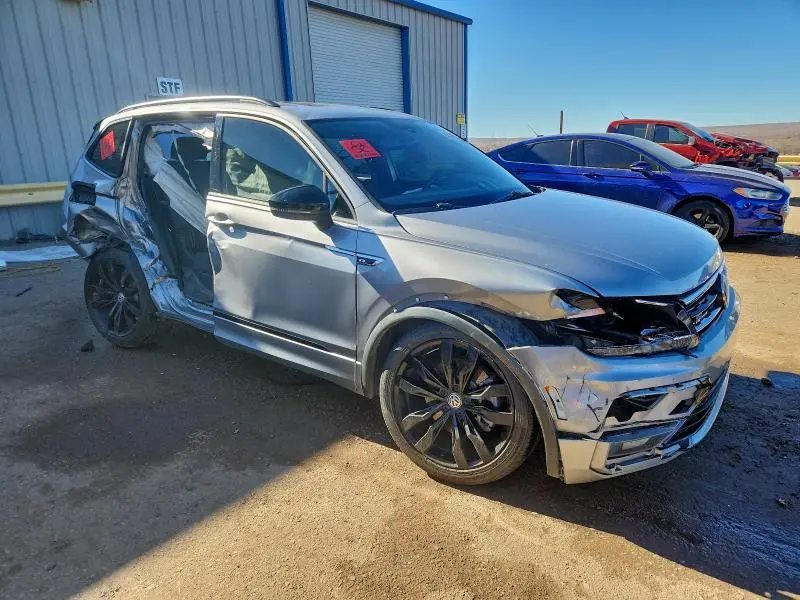2021 VOLKSWAGEN TIGUAN SE  