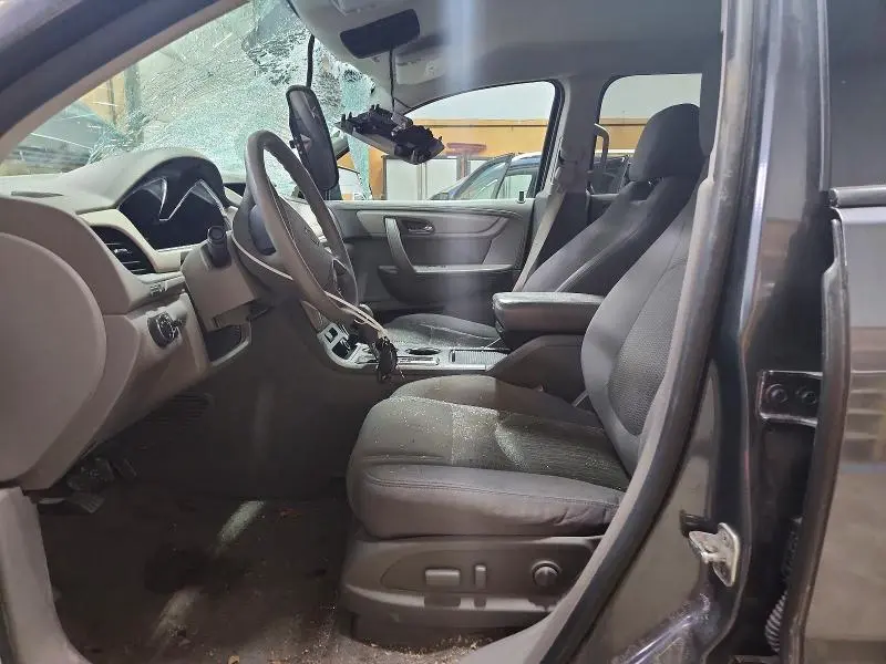 2013 CHEVROLET TRAVERSE LS  