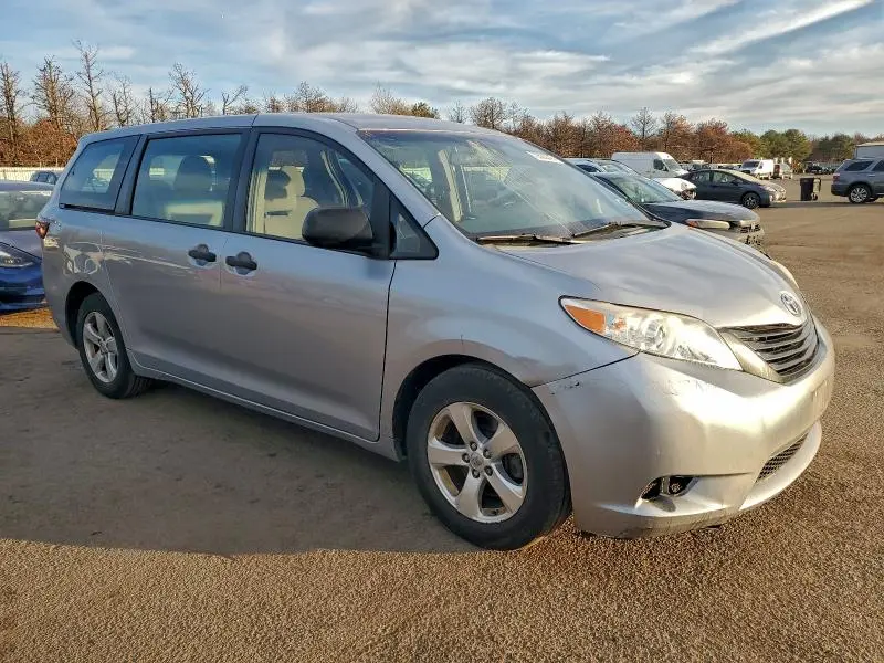 2015 TOYOTA SIENNA   