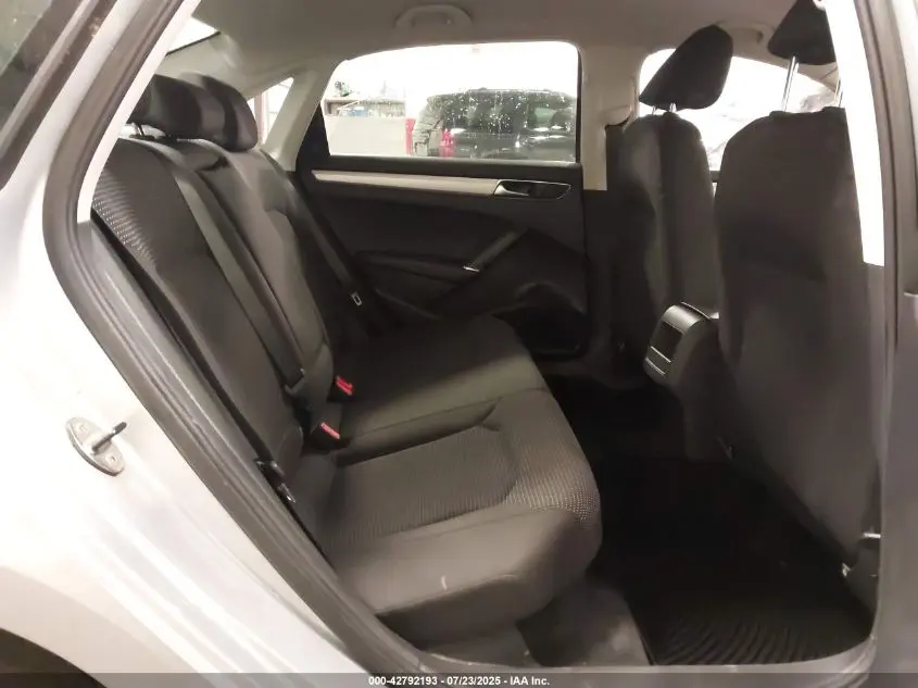 2017 VOLKSWAGEN PASSAT 1.8T S