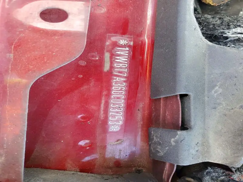 2016 VOLKSWAGEN PASSAT SE  