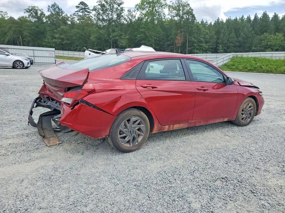 2024 HYUNDAI ELANTRA SEL  
