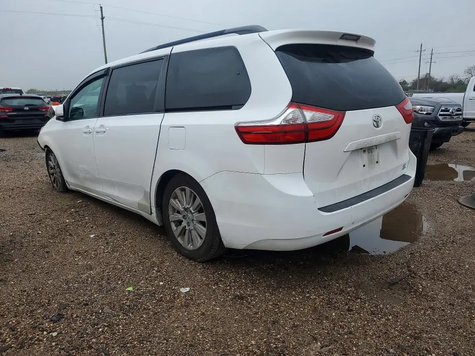 2015 TOYOTA SIENNA LE 7-PASSENGER  