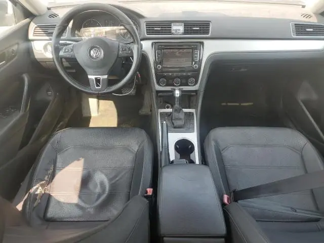 2013 VOLKSWAGEN PASSAT SE  
