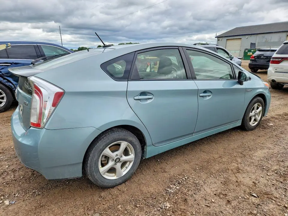 2015 TOYOTA PRIUS THREE  