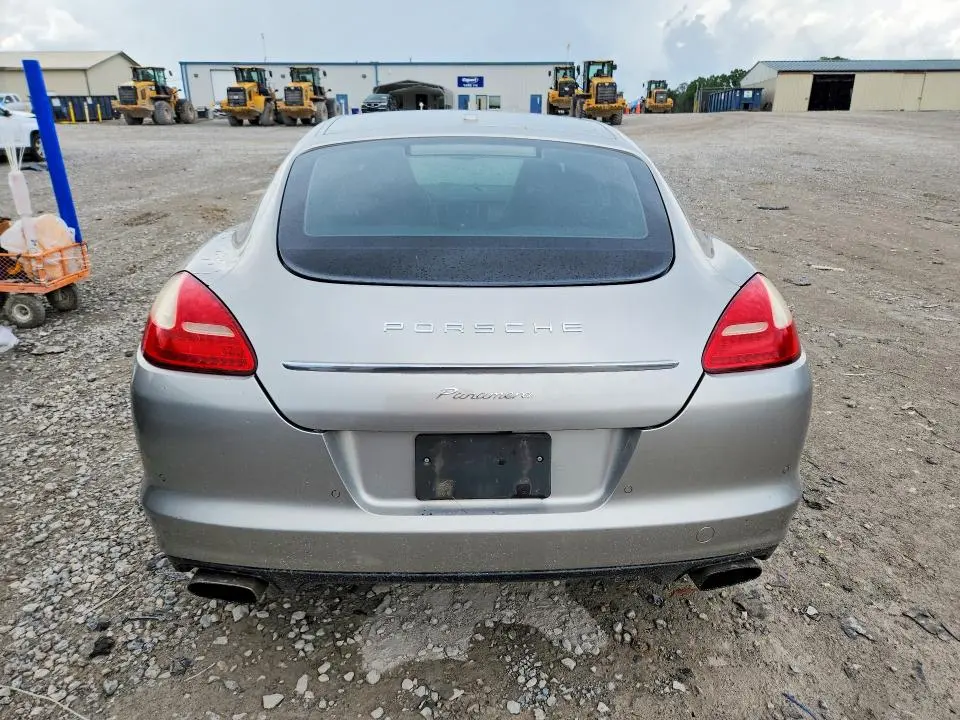 2011 PORSCHE PANAMERA 2  