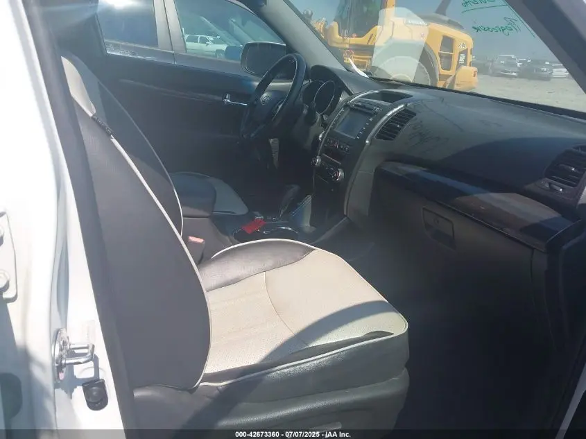 2012 KIA SORENTO SX V6
