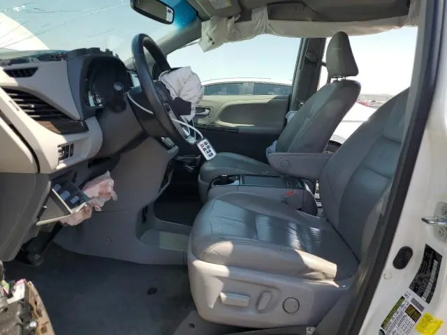 2015 TOYOTA SIENNA XLE  