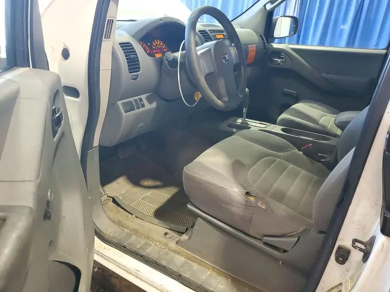 2013 NISSAN FRONTIER S  
