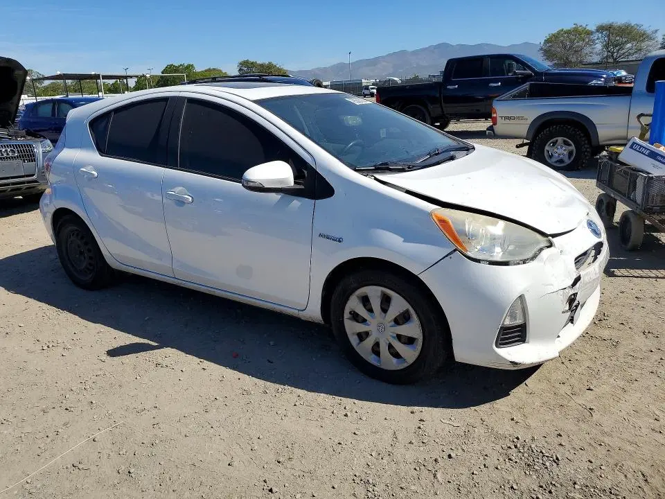 2013 TOYOTA PRIUS C THREE  