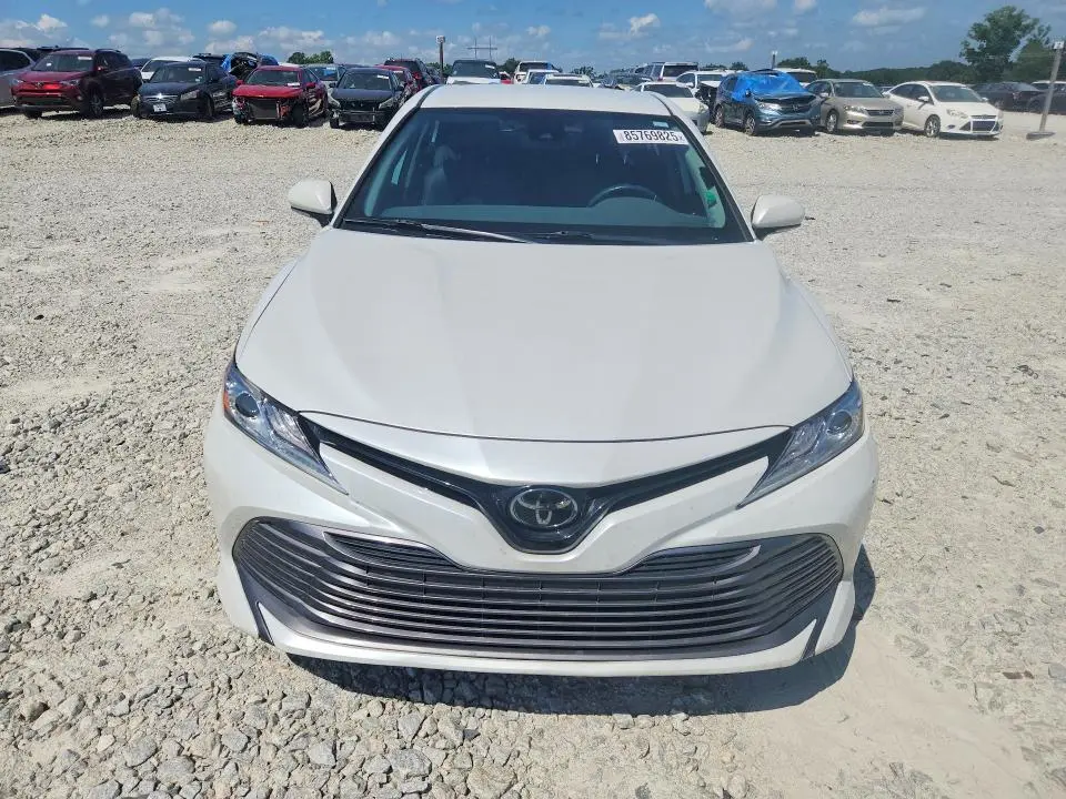 2020 TOYOTA CAMRY XLE  