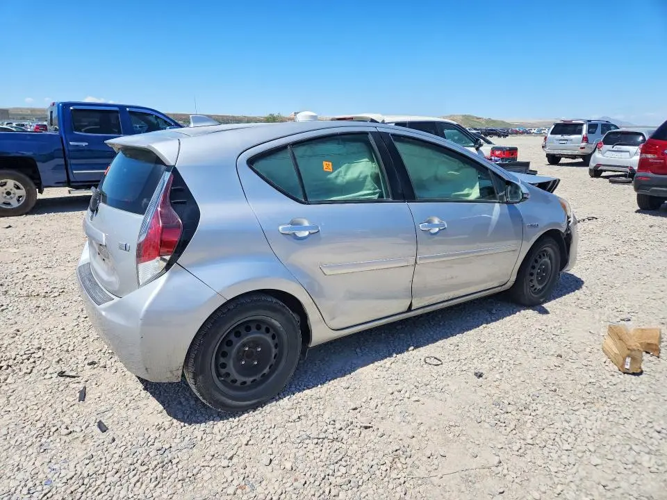 2016 TOYOTA PRIUS C TWO  