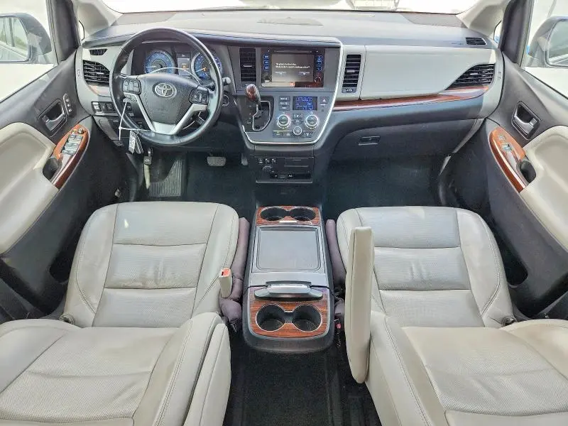 2017 TOYOTA SIENNA LIMITED PREMIUM 7-PASSENGER  