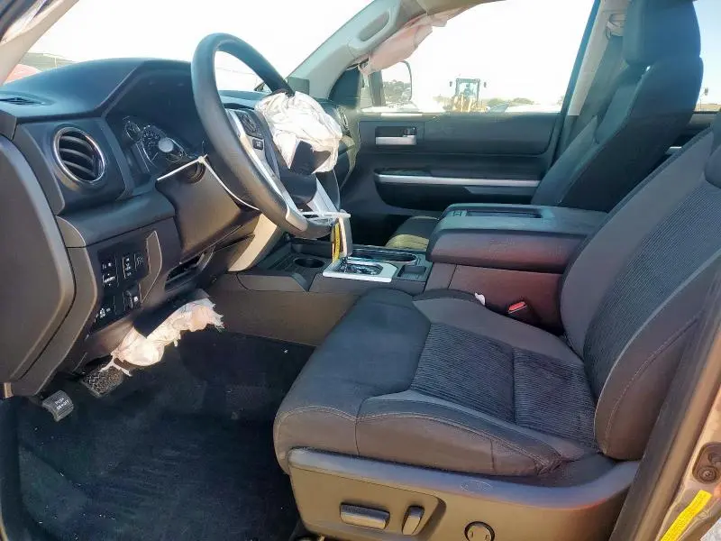 2015 TOYOTA TUNDRA CREWMAX SR5  