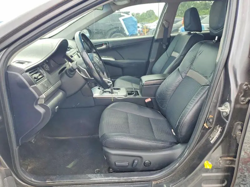 2013 TOYOTA CAMRY SE  