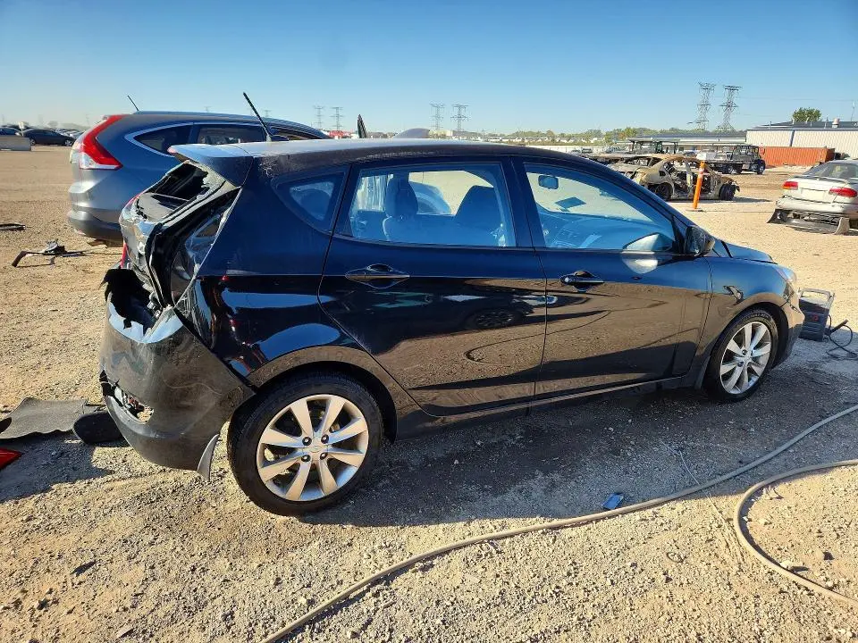 2012 HYUNDAI ACCENT SE  