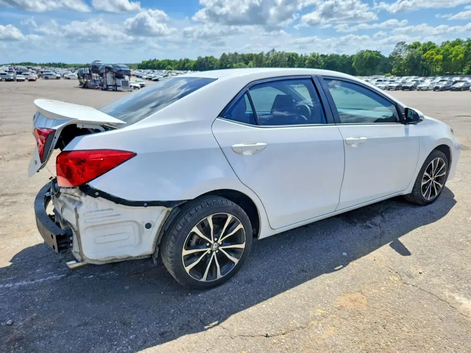 2017 TOYOTA COROLLA SE  