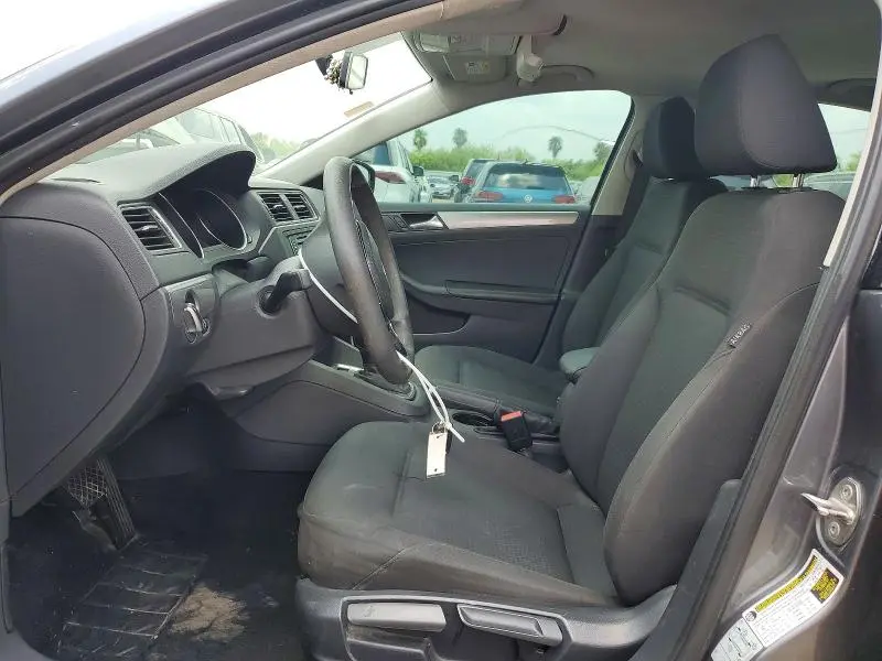 2016 VOLKSWAGEN JETTA SE  