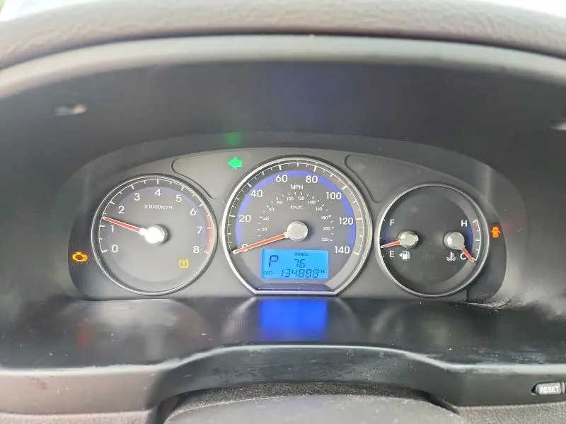 2010 HYUNDAI SANTA FE GLS  