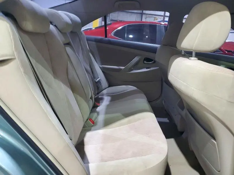 2010 TOYOTA CAMRY LE  