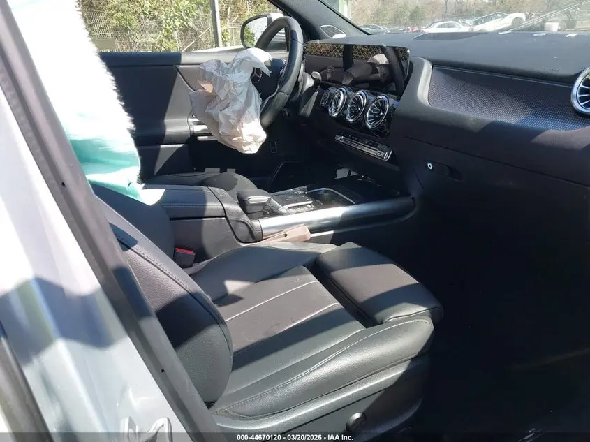 2023 MERCEDES-BENZ GLA 250  