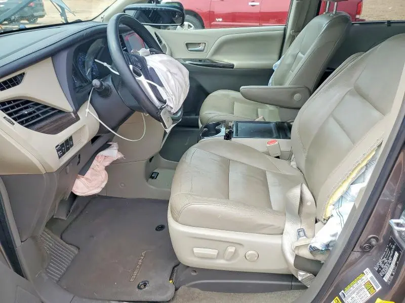 2016 TOYOTA SIENNA XLE PREMIUM 8-PASSENGER  