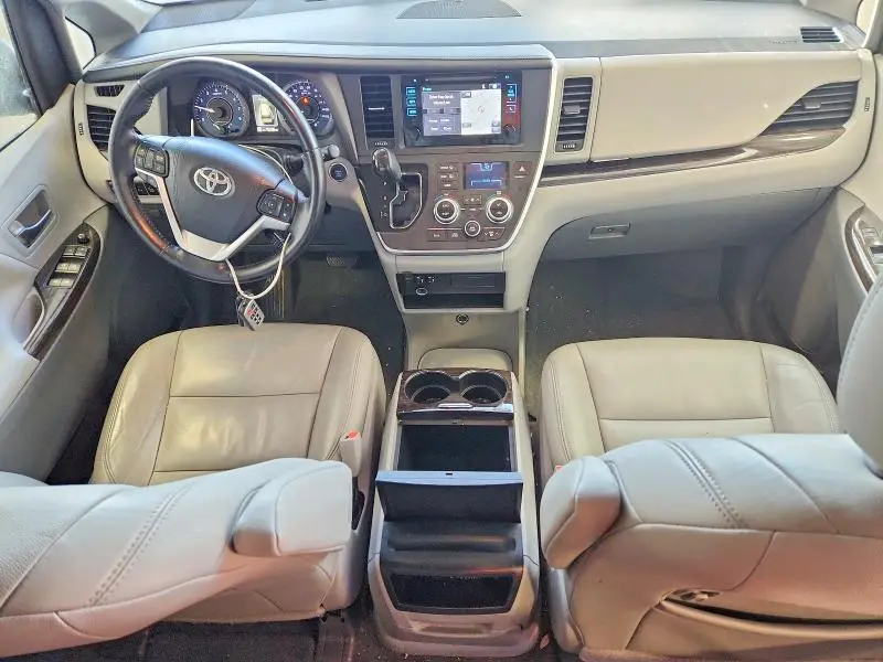 2015 TOYOTA SIENNA XLE  