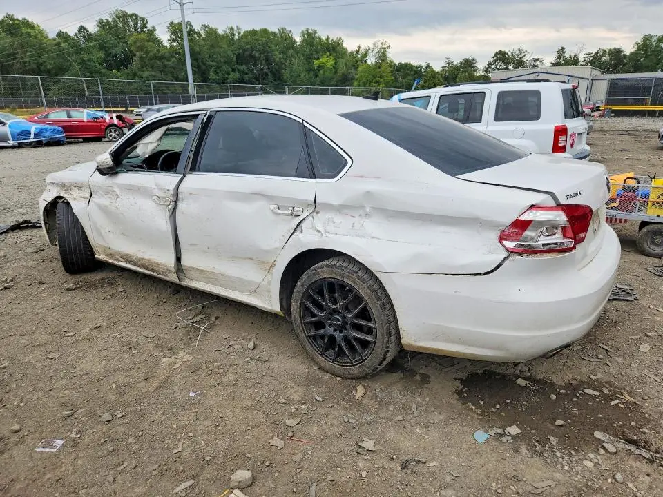 2013 VOLKSWAGEN PASSAT SE  