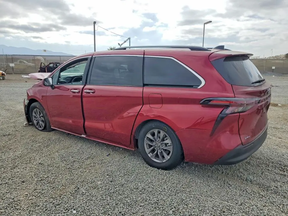 2026 TOYOTA SIENNA XLE 8-PASSENGER  