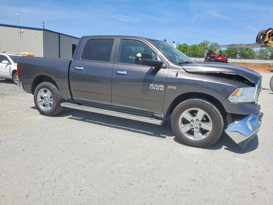 2018 RAM 1500 SLT  