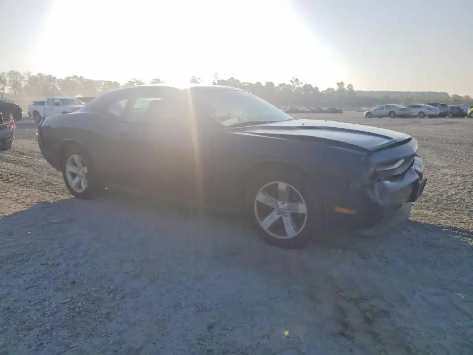 2013 DODGE CHALLENGER SXT  