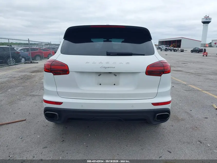 2016 PORSCHE CAYENNE  